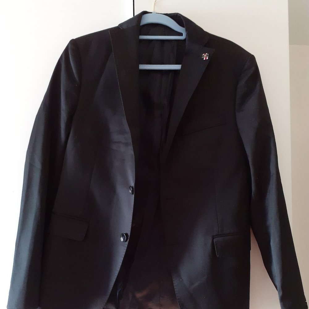 ZARA MAN  SUIT USA 38